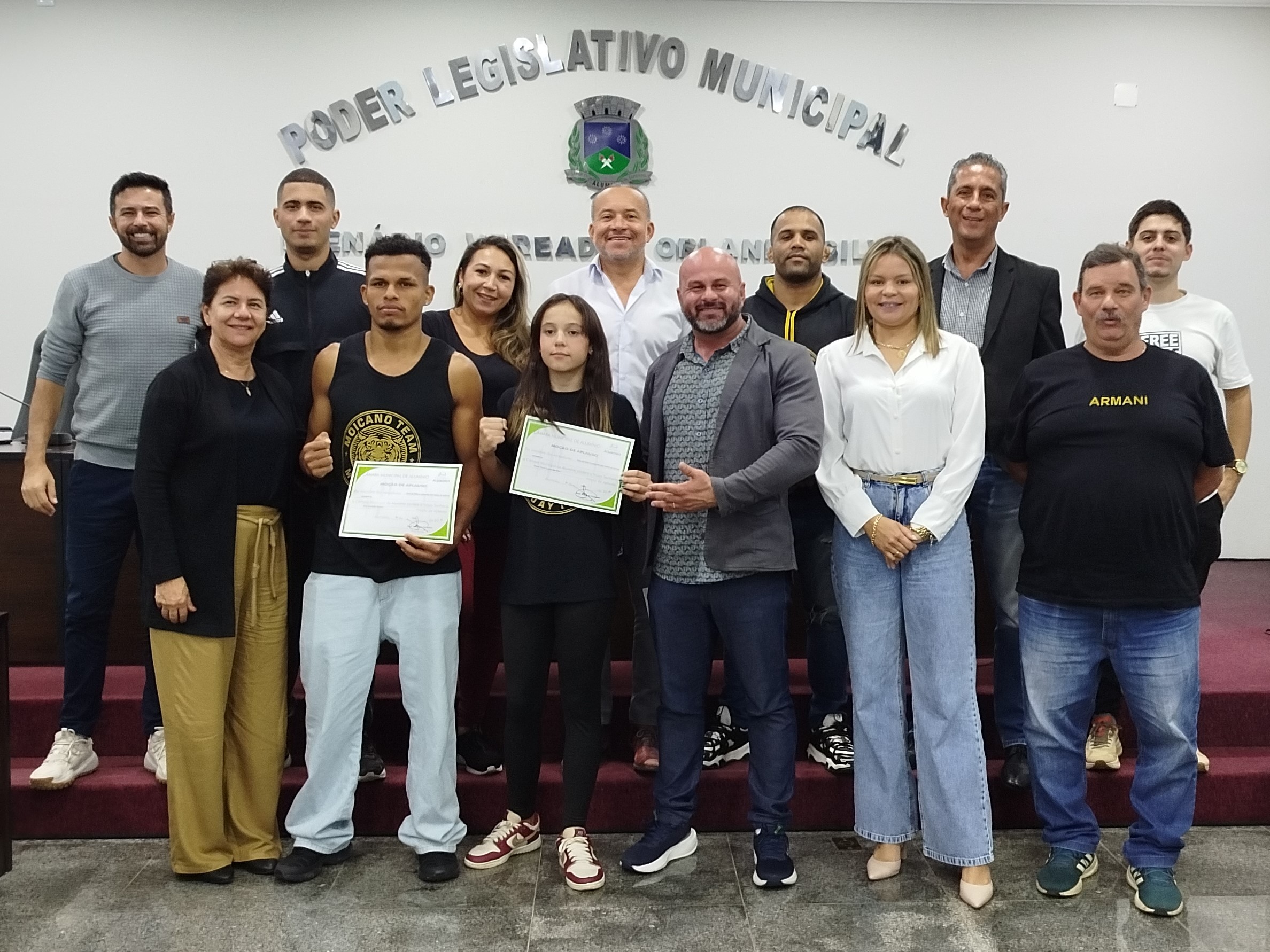 Atletas aluminenses de Muay Thai recebem Moção de Aplausos na Câmara